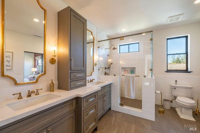 3981 Parker Hill Rd, Santa Rosa, CA 95404