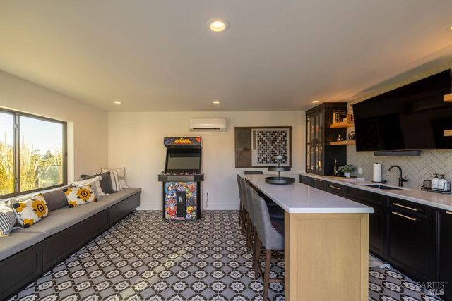 3981 Parker Hill Rd, Santa Rosa, CA 95404