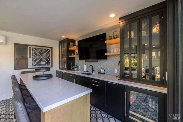 3981 Parker Hill Rd, Santa Rosa, CA 95404