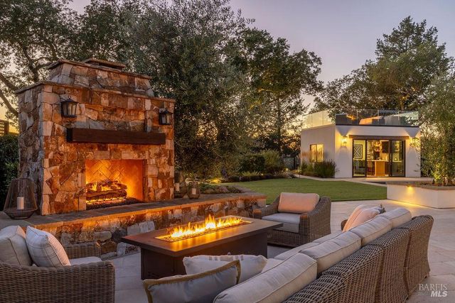 3981 Parker Hill Rd, Santa Rosa, CA 95404