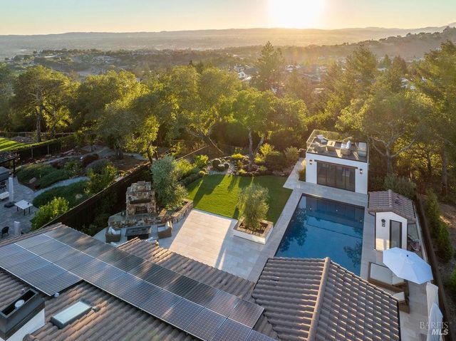 3981 Parker Hill Rd, Santa Rosa, CA 95404