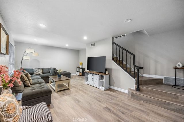 1800 W Gramercy 14, Anaheim, CA 92801