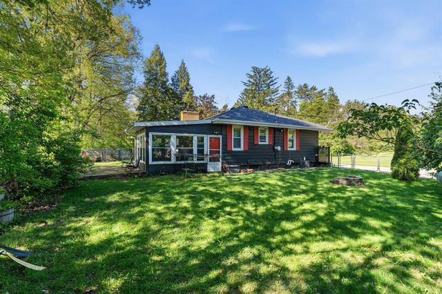 1828 Bond Street, Niles, MI 49120