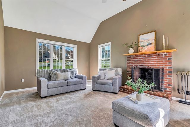 15 Pennock Road, Ashland, MA 01721