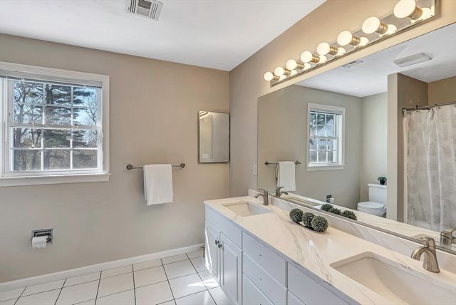 15 Pennock Road, Ashland, MA 01721