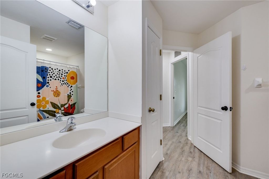 Image 13 of property listing at 1707 SW 3rd ST, Cape Coral, FL 33991