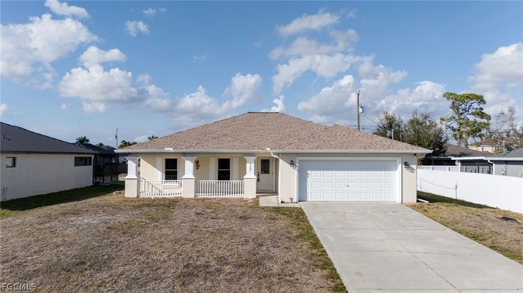 Image 20 of property listing at 1707 SW 3rd ST, Cape Coral, FL 33991