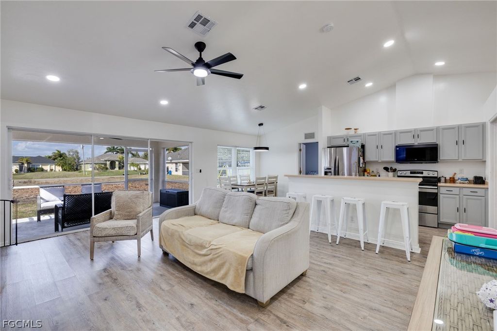 Image 6 of property listing at 1707 SW 3rd ST, Cape Coral, FL 33991