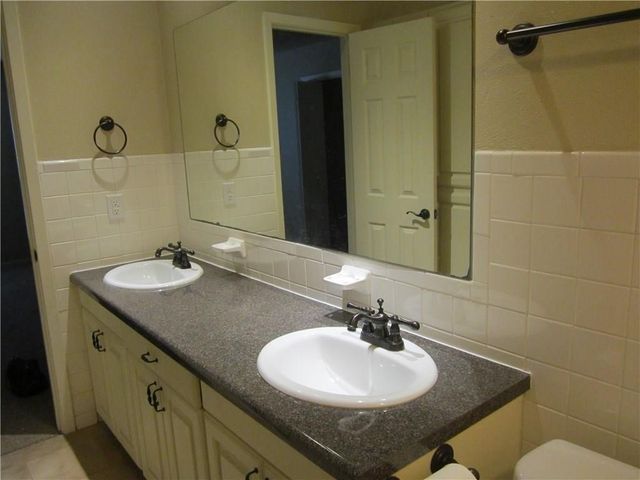 2729 Hurstview Drive C, Hurst, TX 76054