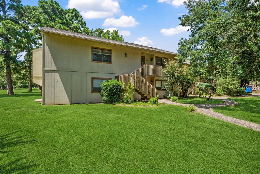 15919 Golf Club Drive 203, Crosby, TX 77532