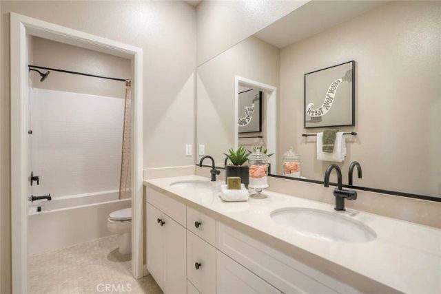 2066 Woolem Place, Escondido, CA 92026