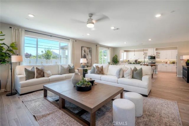 2066 Woolem Place, Escondido, CA 92026