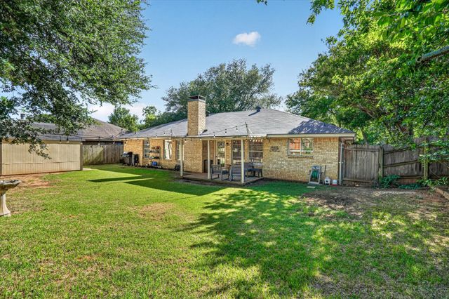 202 Laurel Street, Mansfield, TX 76063