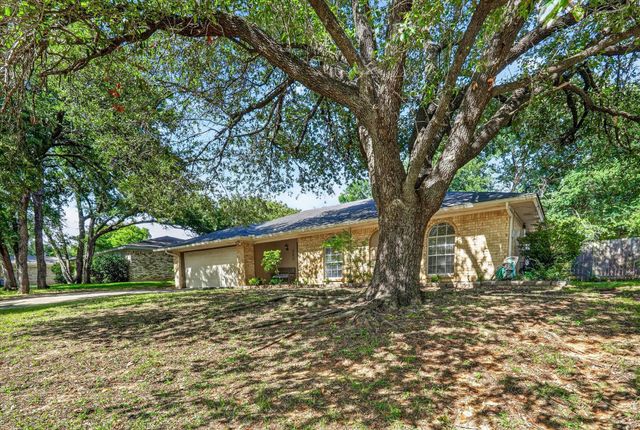 202 Laurel Street, Mansfield, TX 76063