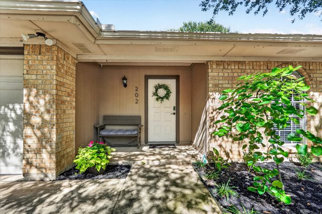202 Laurel Street, Mansfield, TX 76063