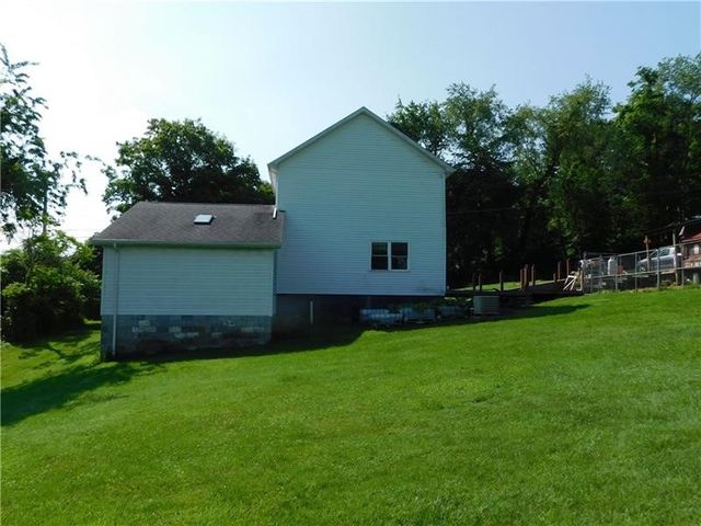 577 Woodside Old Frame Road, Smithfield, PA 15478