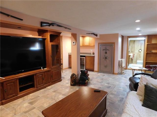 577 Woodside Old Frame Road, Smithfield, PA 15478
