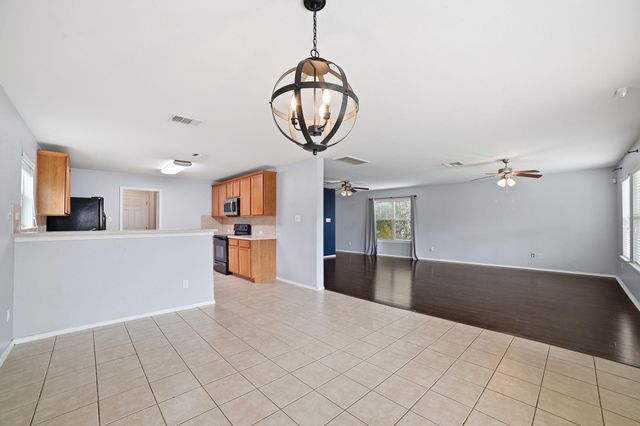 316 Housefinch LOOP, Leander, TX 78641