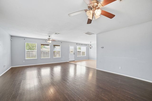 316 Housefinch LOOP, Leander, TX 78641