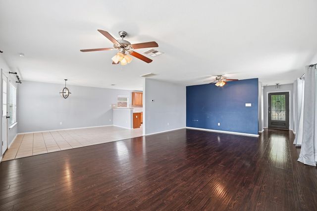316 Housefinch LOOP, Leander, TX 78641