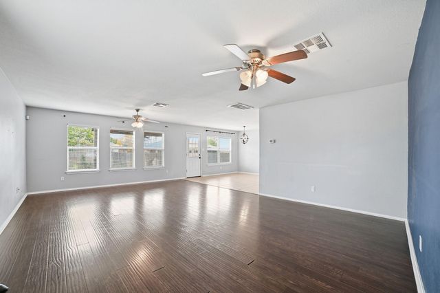 316 Housefinch LOOP, Leander, TX 78641