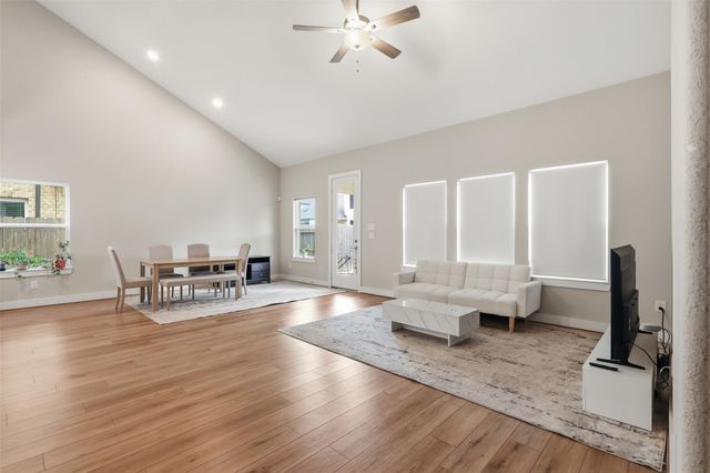 9861 Pearly Everlasting, Conroe, TX 77385