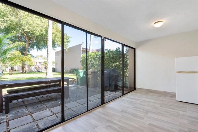 48 Matador Ln 5-23, Davie, FL 33324