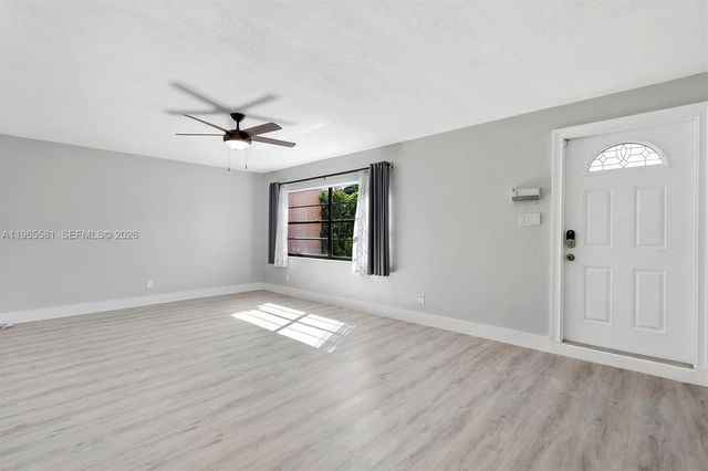 48 Matador Ln 5-23, Davie, FL 33324