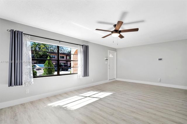 48 Matador Ln 5-23, Davie, FL 33324