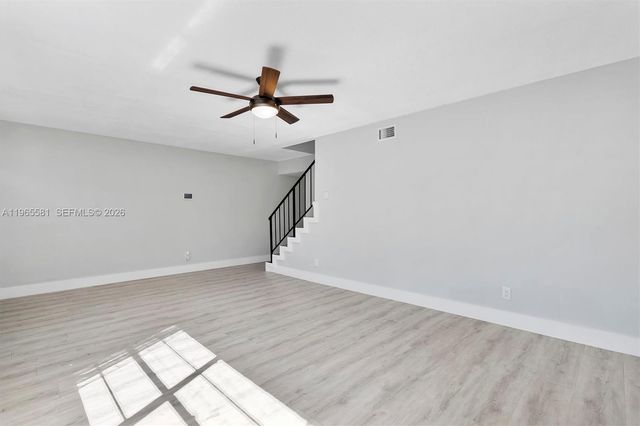 48 Matador Ln 5-23, Davie, FL 33324