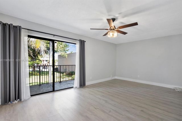 48 Matador Ln 5-23, Davie, FL 33324