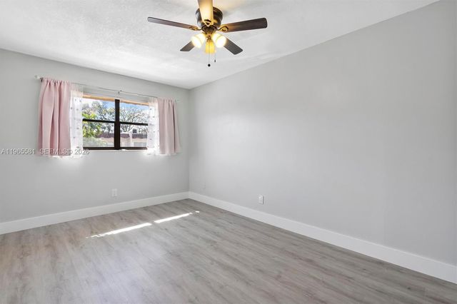 48 Matador Ln 5-23, Davie, FL 33324