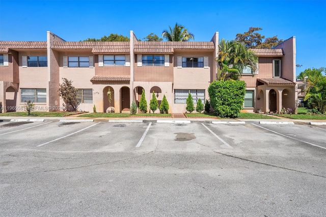 48 Matador Ln 5-23, Davie, FL 33324