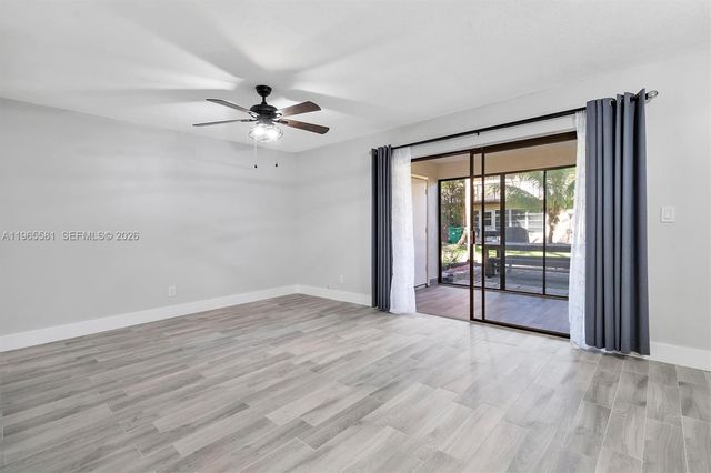 48 Matador Ln 5-23, Davie, FL 33324