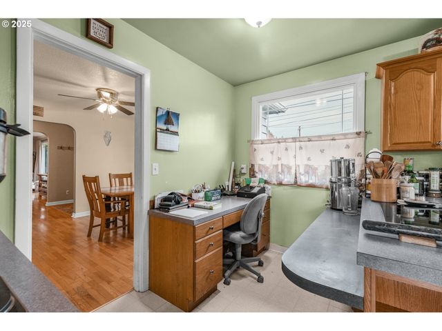 580 N SHERIDAN St, Mt Angel, OR 97362