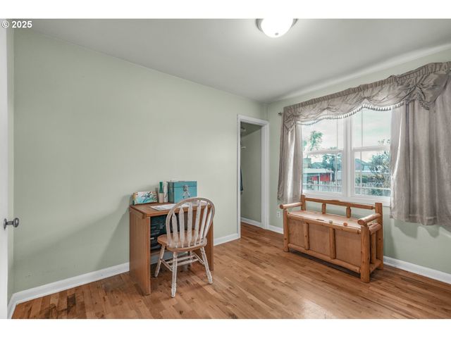 580 N SHERIDAN St, Mt Angel, OR 97362