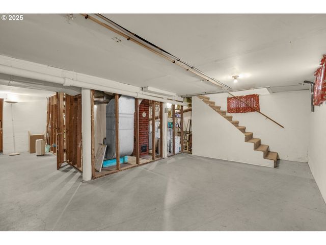 580 N SHERIDAN St, Mt Angel, OR 97362