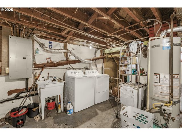 580 N SHERIDAN St, Mt Angel, OR 97362