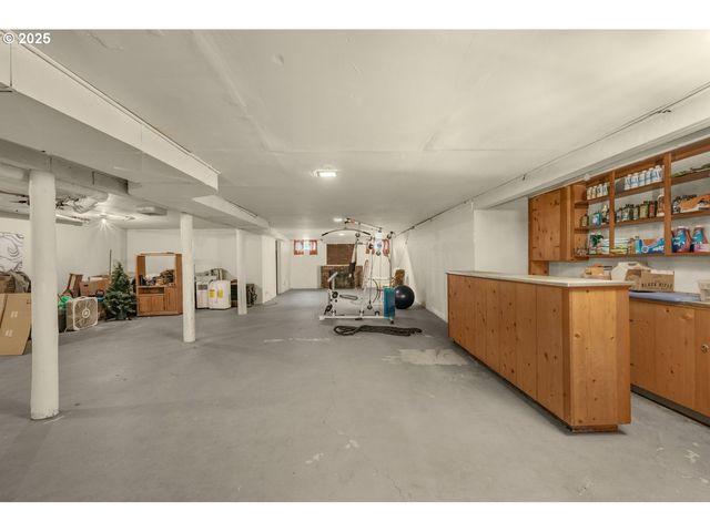 580 N SHERIDAN St, Mt Angel, OR 97362