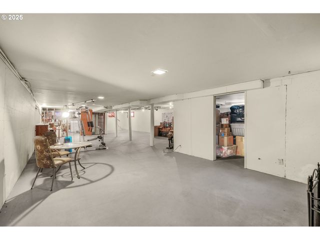 580 N SHERIDAN St, Mt Angel, OR 97362