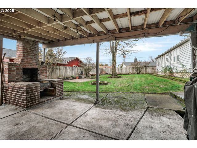 580 N SHERIDAN St, Mt Angel, OR 97362