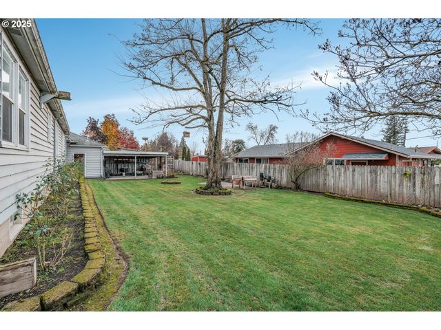 580 N SHERIDAN St, Mt Angel, OR 97362