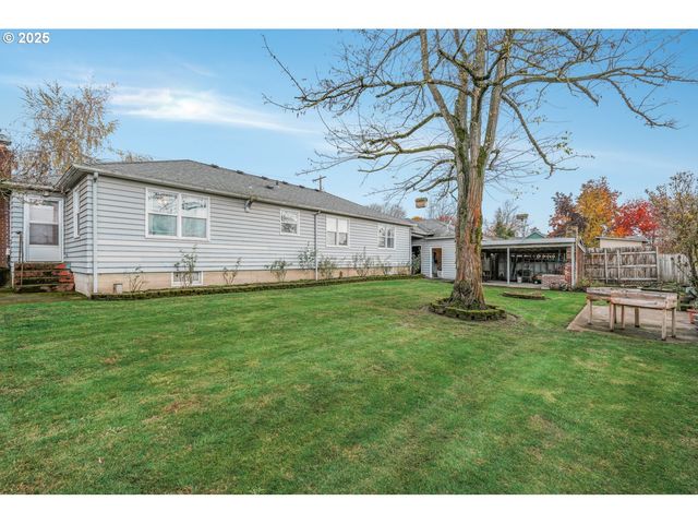 580 N SHERIDAN St, Mt Angel, OR 97362