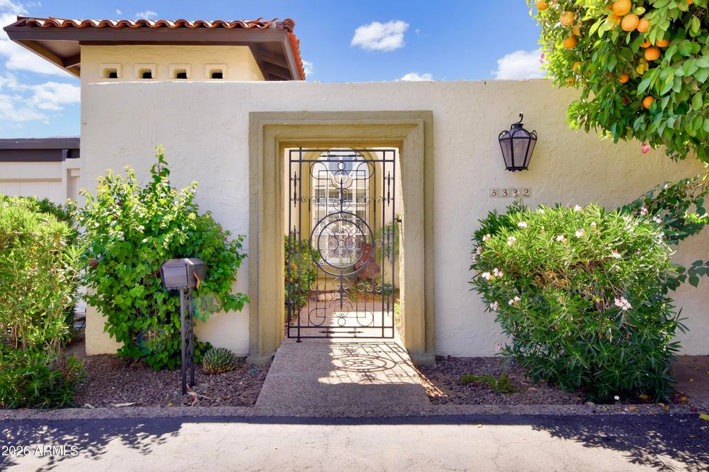 5332 N Questa Tierra Drive, Phoenix, AZ 85012