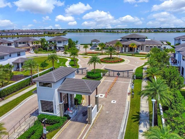 15678 NW 91st Ct, Miami Lakes, FL 33018