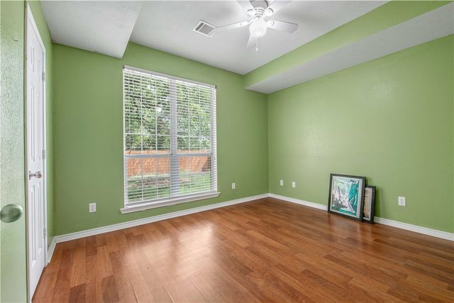 1500 Hunter Creek Drive, College Station, TX 77845