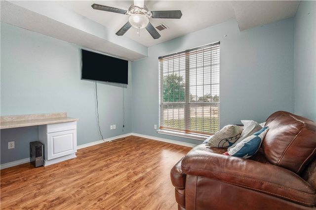 1500 Hunter Creek Drive, College Station, TX 77845