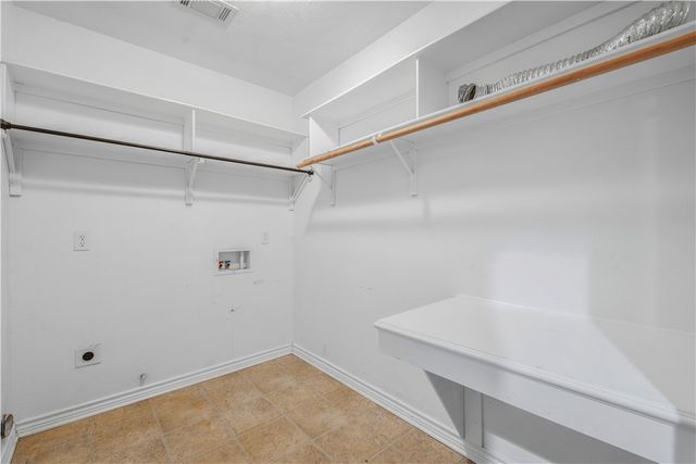 1500 Hunter Creek Drive, College Station, TX 77845