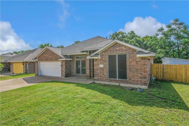 1500 Hunter Creek Drive, College Station, TX 77845