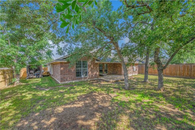 1500 Hunter Creek Drive, College Station, TX 77845